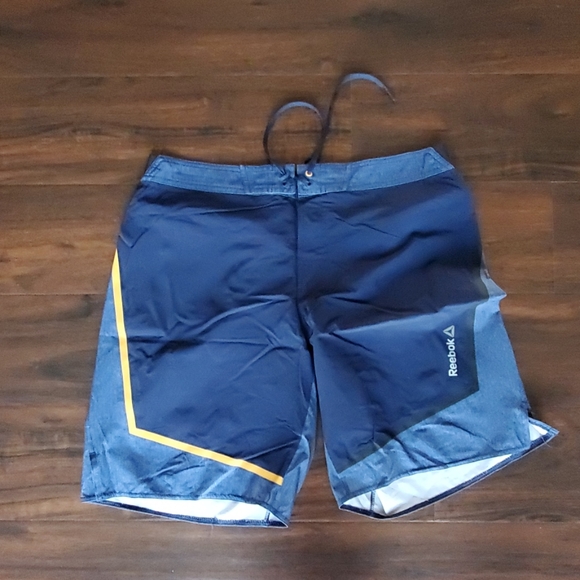 Reebok workout shorts - Picture 1 of 4